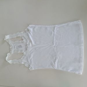Lauren Conrad White ribbed / lace tank top